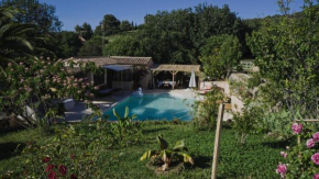 une petite maison entre vignes et mer